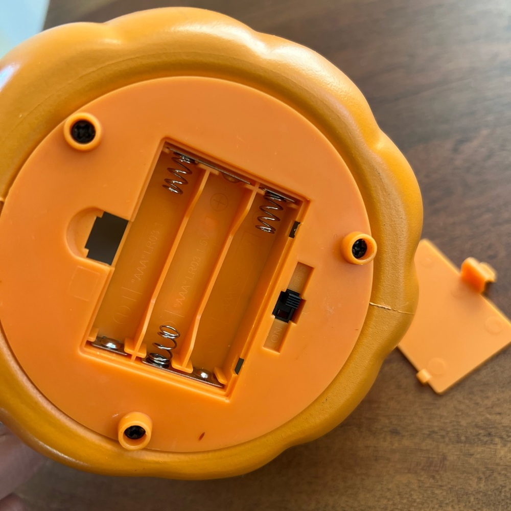 NWOT Plastic Halloween Light Up Jack-O-Lantern - Picture 5 of 5